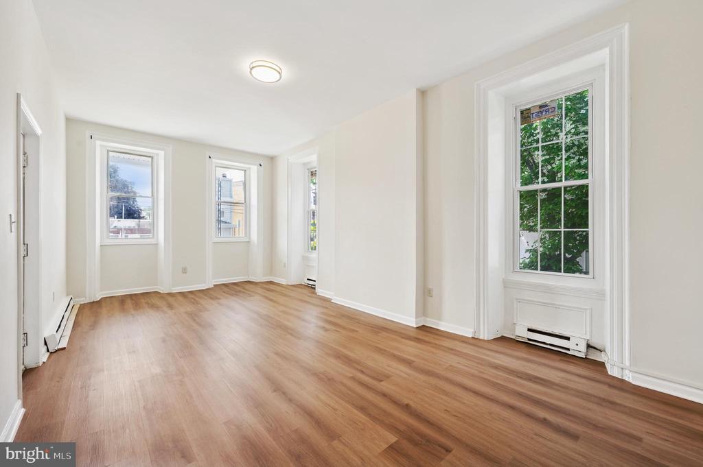 Foto principal - 111 W Queen Ln