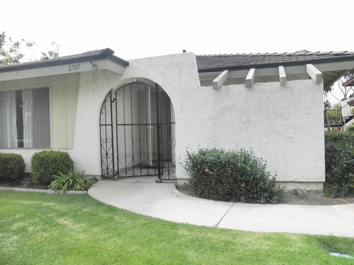 2707 Wendy Pl, Port Hueneme, CA 93041 Townhome Rentals in Port