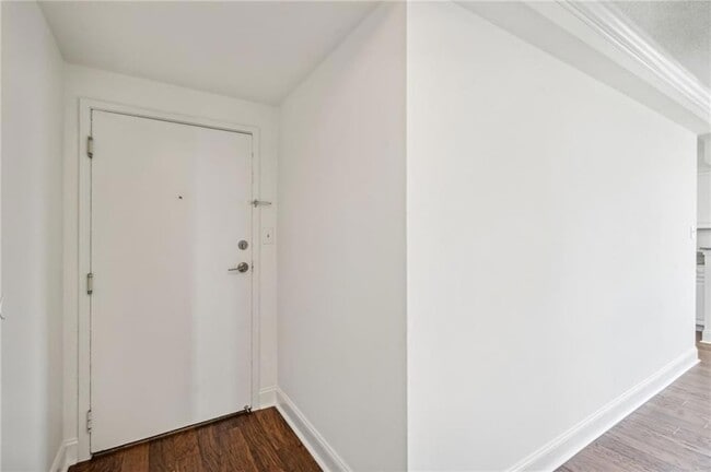 Foto del edificio - 2479 Peachtree Rd NE