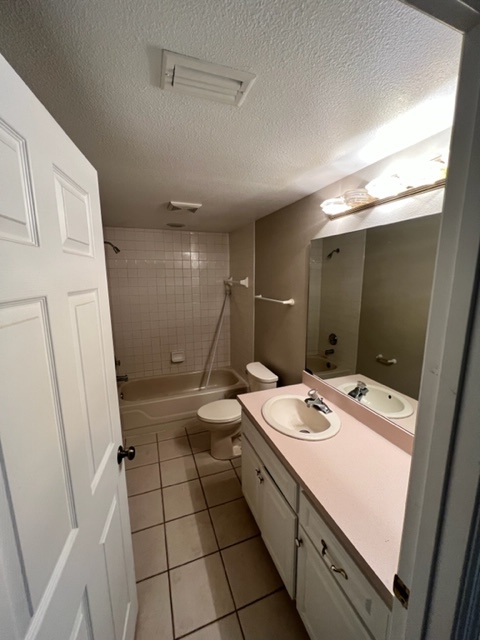 Bath 2 - 895 Delano Rd