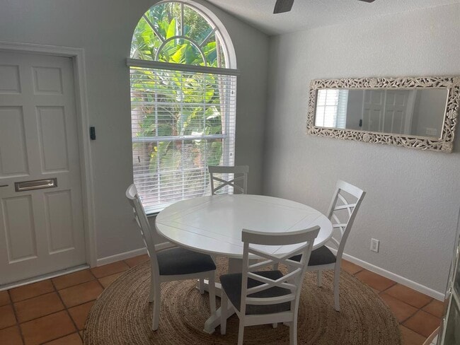 Building Photo - 607 SW 15th St