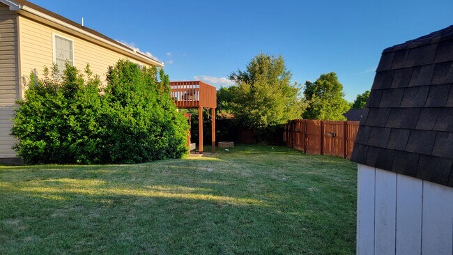 Foto del edificio - 131 Brookside Pl