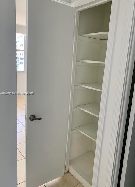 Foto del edificio - 5750 Collins Ave