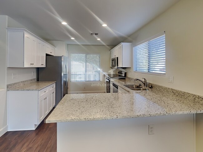 Foto del edificio - 12577 W Amelia Ave