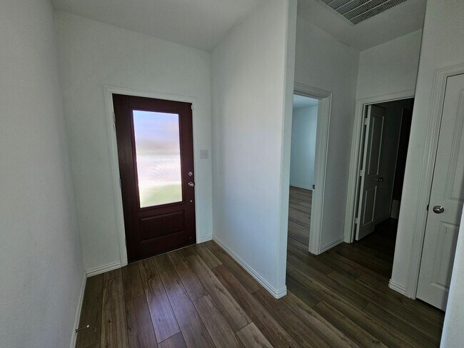 Foto del edificio - 512 Chip St