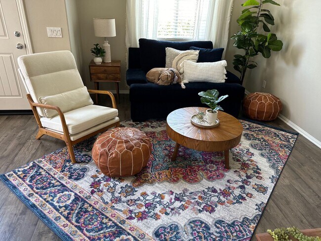 Foto del edificio - Beautifully upgraded 3-bedroom, 4-bathroom...