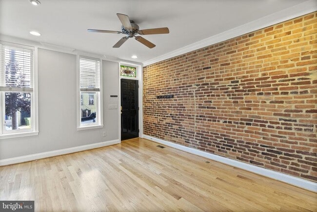 Building Photo - 3215 Fleet St