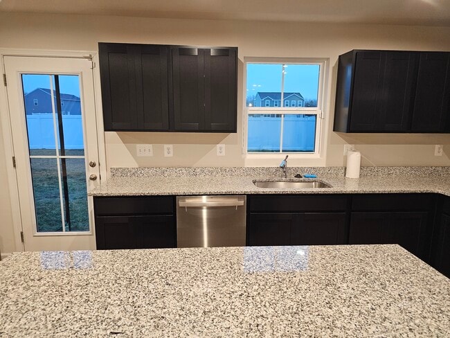 Building Photo - 203 Bowline Dr