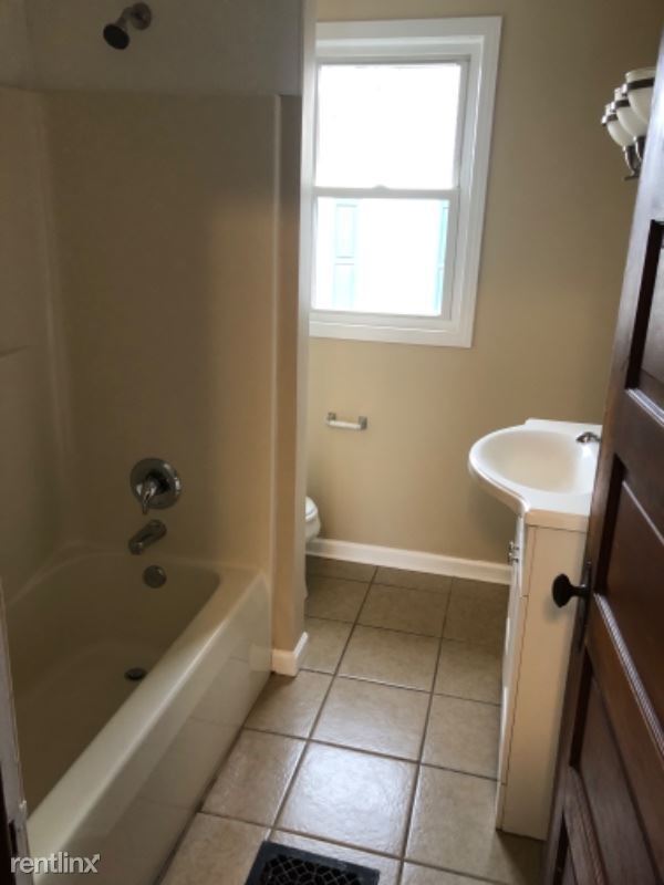 Building Photo - 3 br, 1.5 bath House - 621 Walnut Rd SW