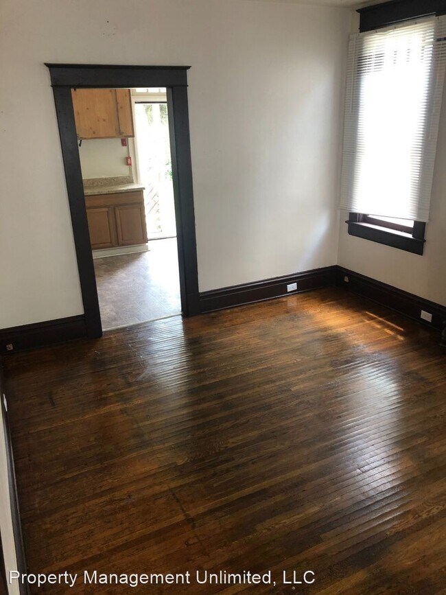 Building Photo - 3 br, 1 bath House - 114 E Jackson St.