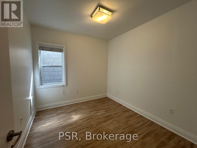 Building Photo - 3110 Lake Shore Blvd W