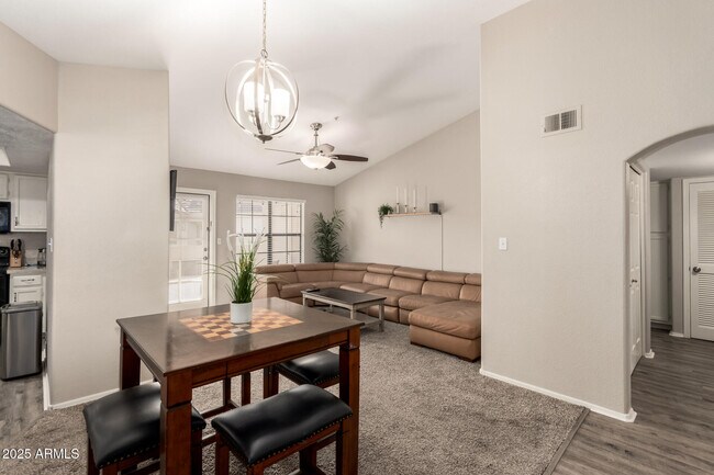 Building Photo - 6885 E Cochise Rd