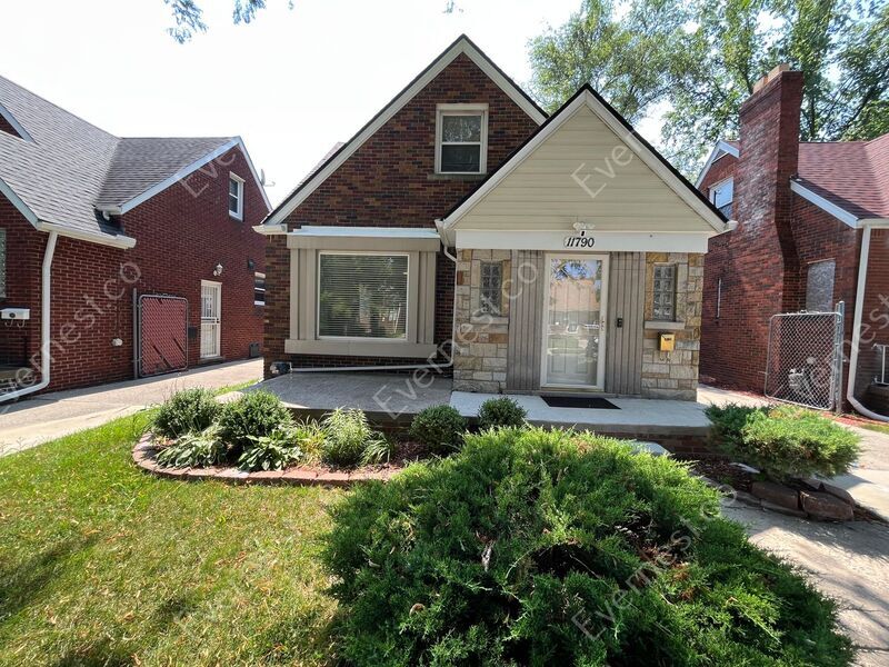 Foto principal - 11790 Kennebec St