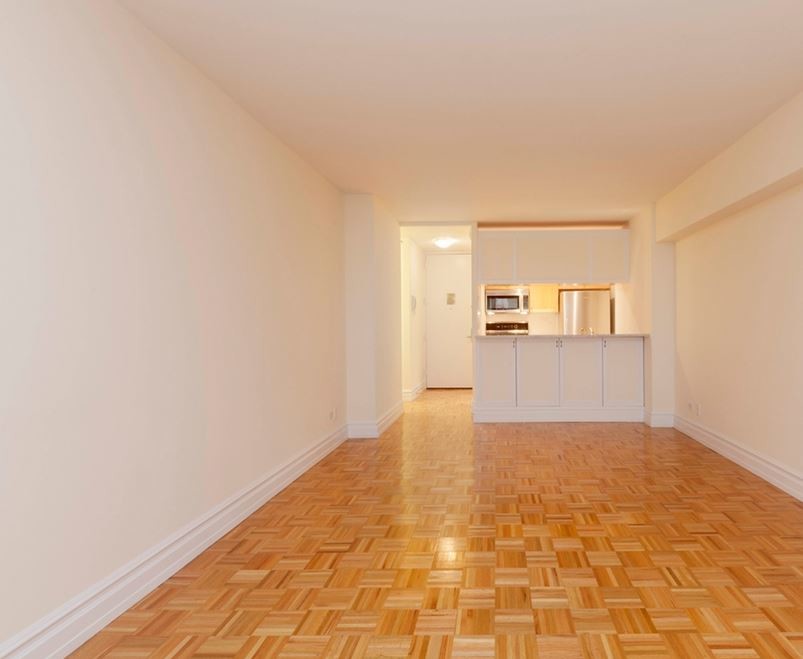Primary Photo - 145 W 67th St