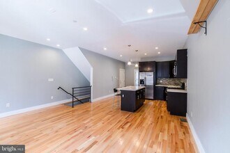 Building Photo - 853 N 20th St