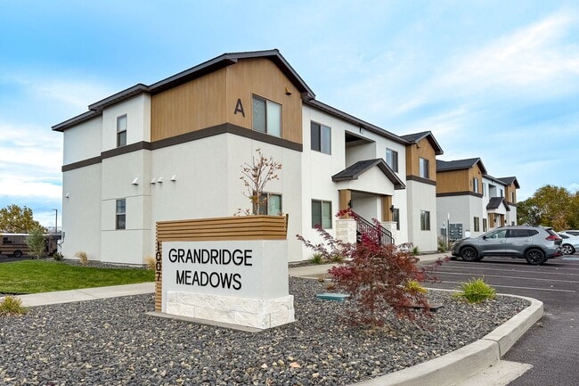 Building Photo - Grandridge Meadows Lofts