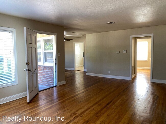 Foto del edificio - 3 br, 1 bath House - 1656 Country Club Blvd