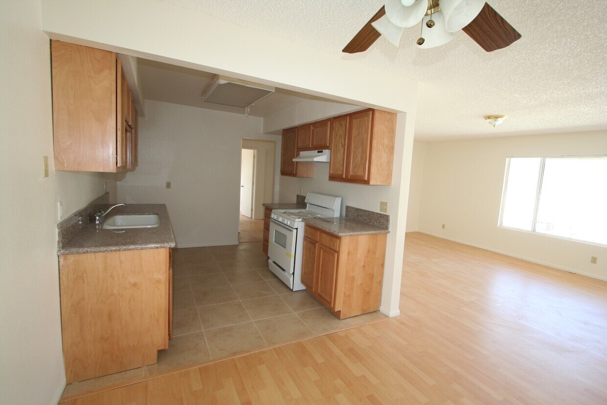Primary Photo - 370 Avocado St