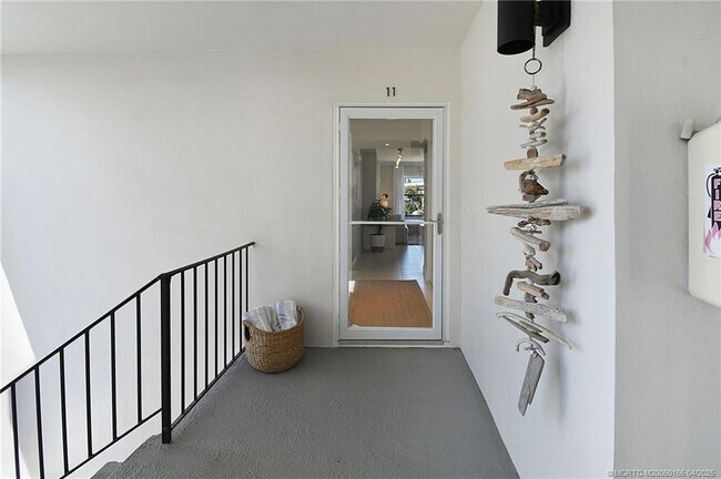 Foto del edificio - 1289 NE Ocean Blvd