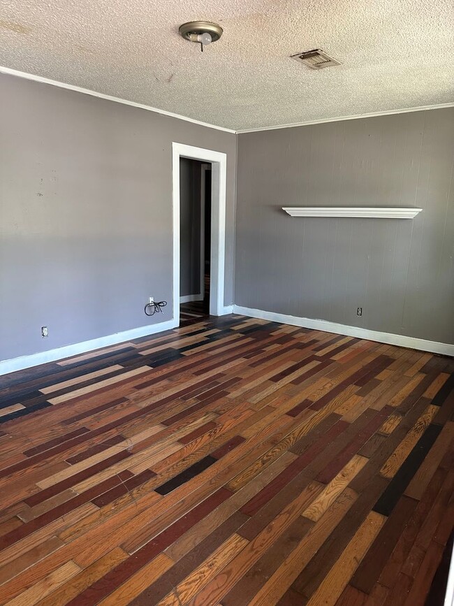 Foto del edificio - 608 Hardin St