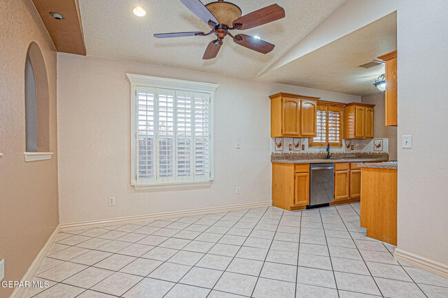 Building Photo - 11621 Maquitico Ct