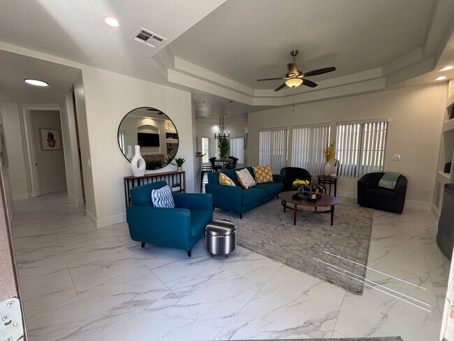 Building Photo - Furnished Scottsdale Condo w/2 car garage