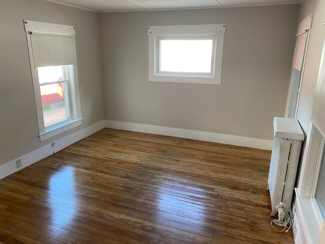 Building Photo - First-floor apartment in a great location