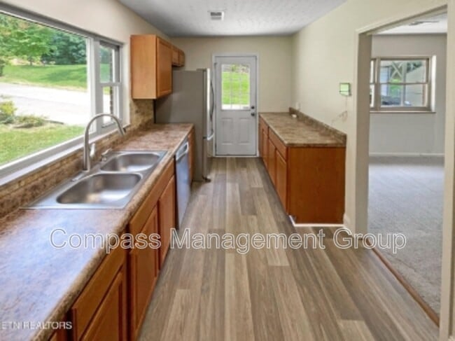 Foto del edificio - 5802 Tazewell Pike