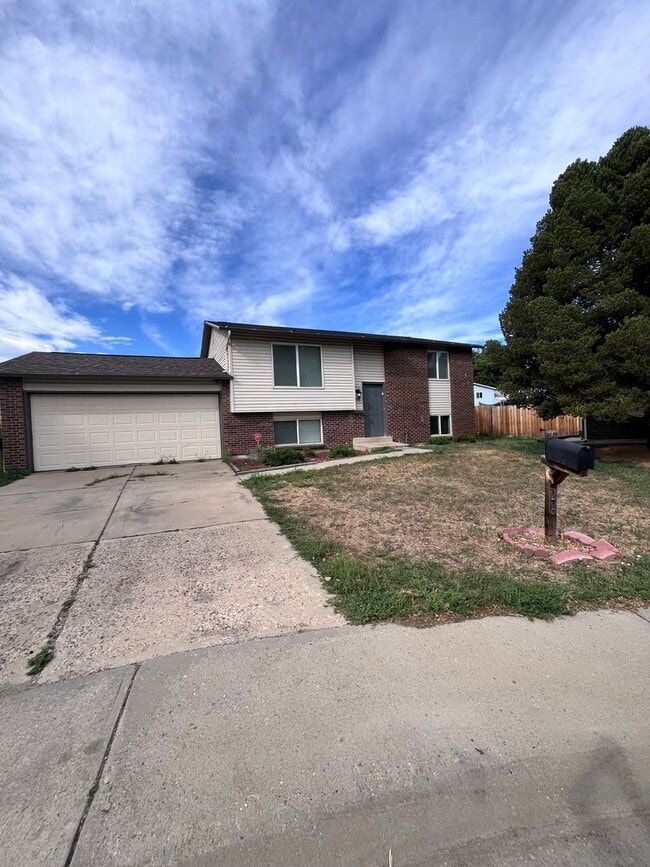 Building Photo - Updated 4-bedroom, 2 bathroom home in Thornton!