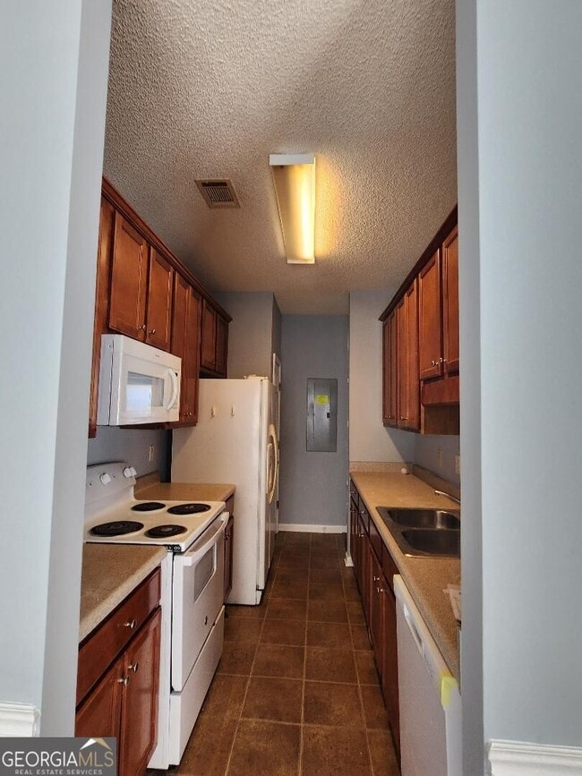 Building Photo - 221 Shenandoah Dr