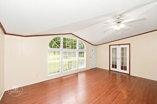 Building Photo - 147 Purity Dr