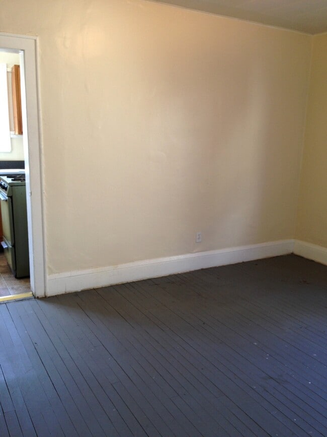 Building Photo - 864 Chalker St