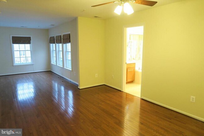 Foto del edificio - 725 Ridgemont Ave