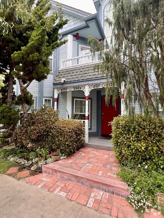 Building Photo - 925 10th St