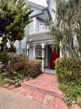 Building Photo - 925 10th St