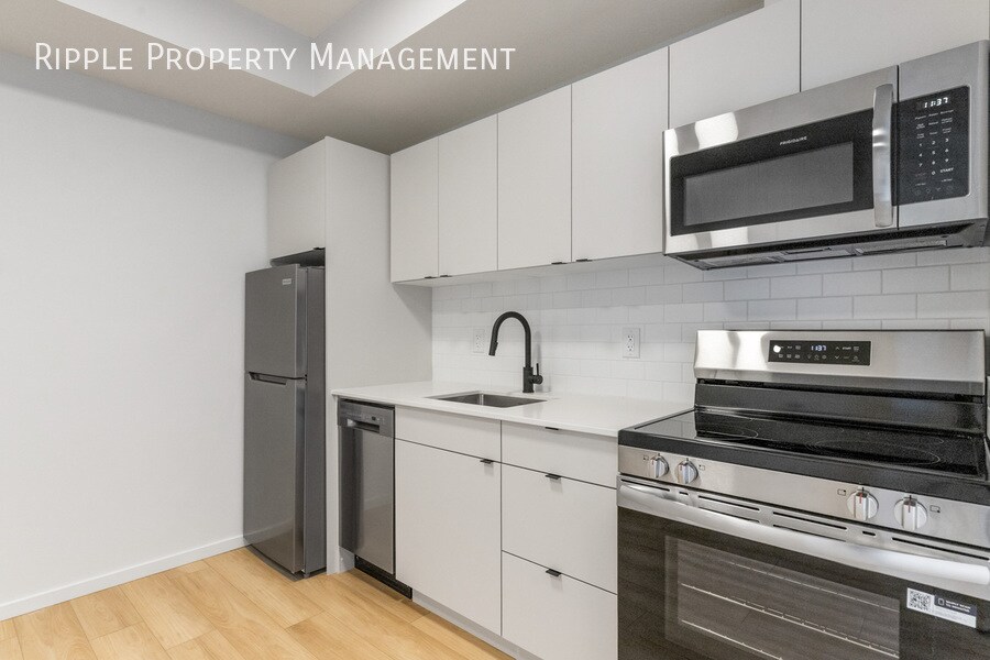 Primary Photo - Modern 1 Bed, 1 Bath Basement/Lower | No P...