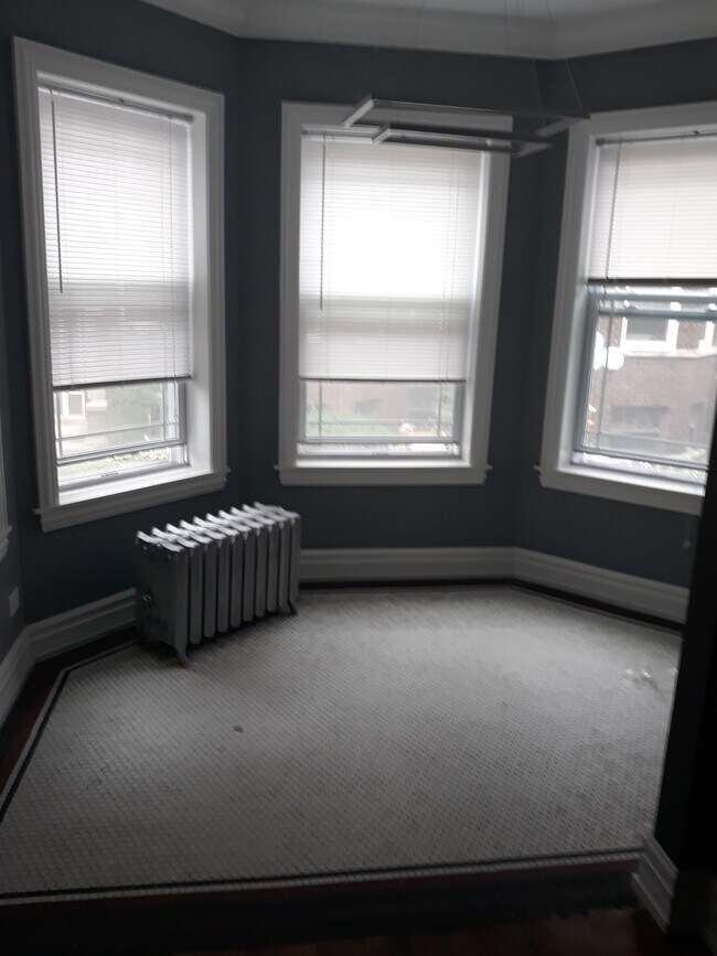 Foto del edificio - 835 W Cornelia Ave
