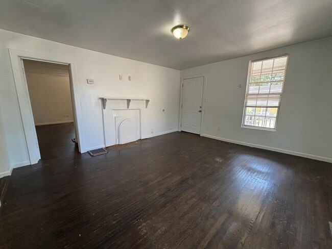 Building Photo - 135 D St.