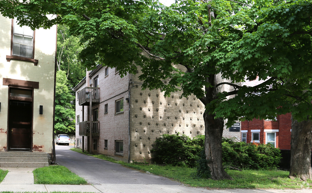 Primary Photo - 2545 Hackberry St