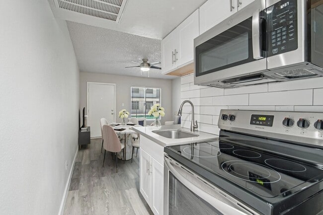 Interior Photo - Aster on University