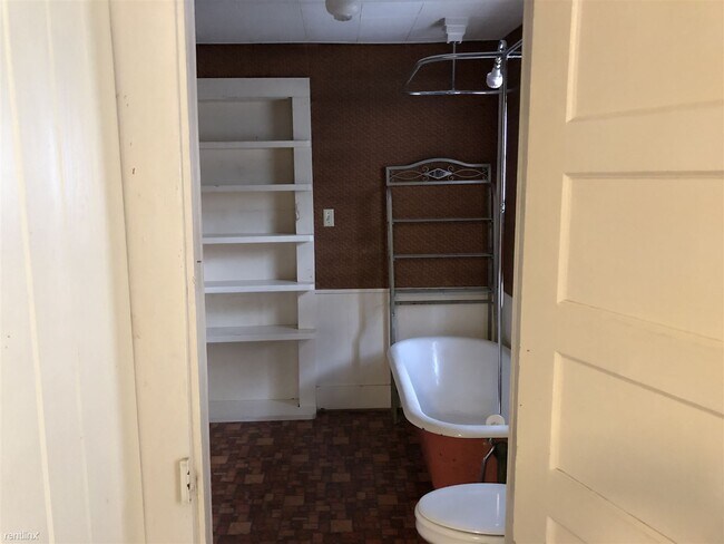Building Photo - 2 br, 2 bath House - 816 W Main St