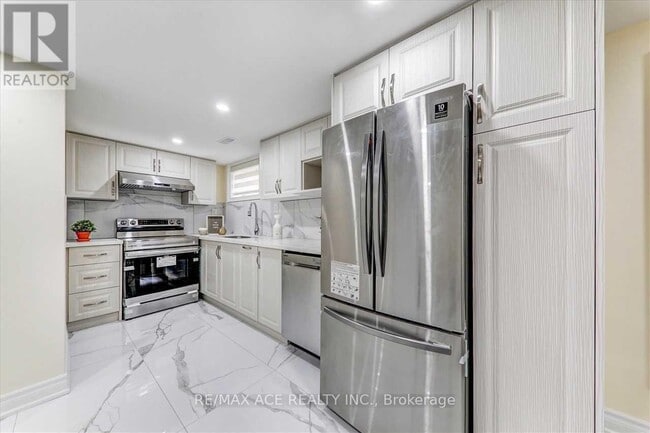 Building Photo - 22 Aspendale Dr