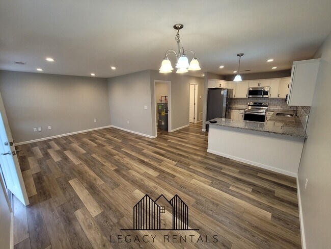 Building Photo - 238 Longwood Ln.