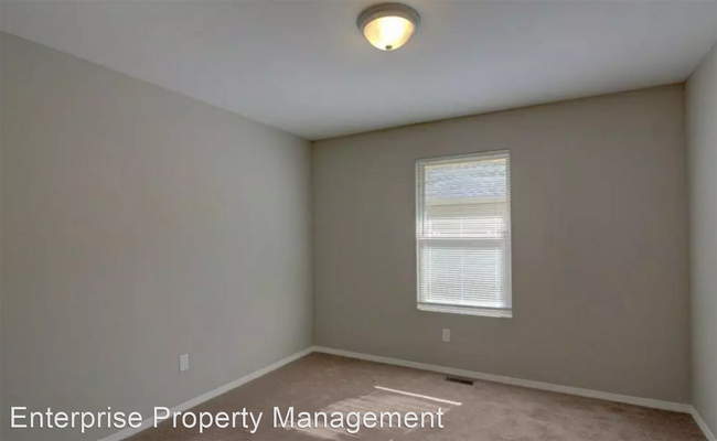 Building Photo - 3 br, 2 bath House - 5466 S Main St