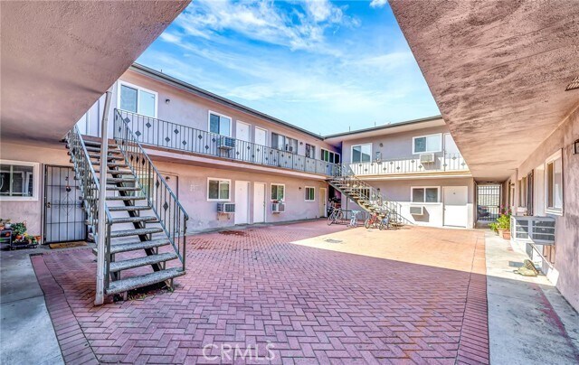 Foto del edificio - 6735 Elmer Ave