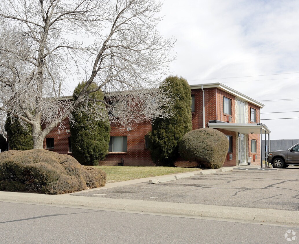Primary Photo - 670 Miller Ct