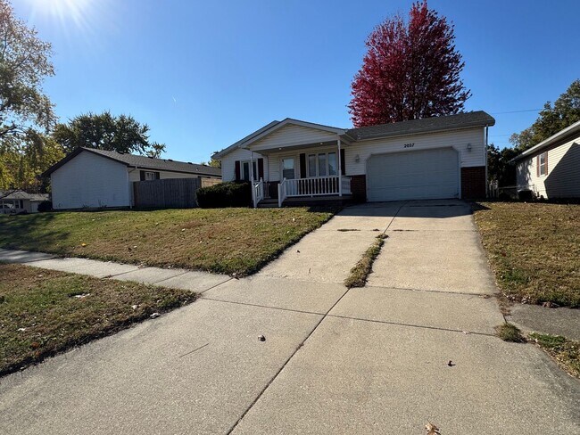 Foto del edificio - HOT PROPERTY ALERT! Your Dream Starter 3 B...