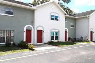Building Photo - 5712 Townhouse Dr