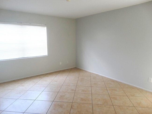 Building Photo - 1845 Robalo Dr