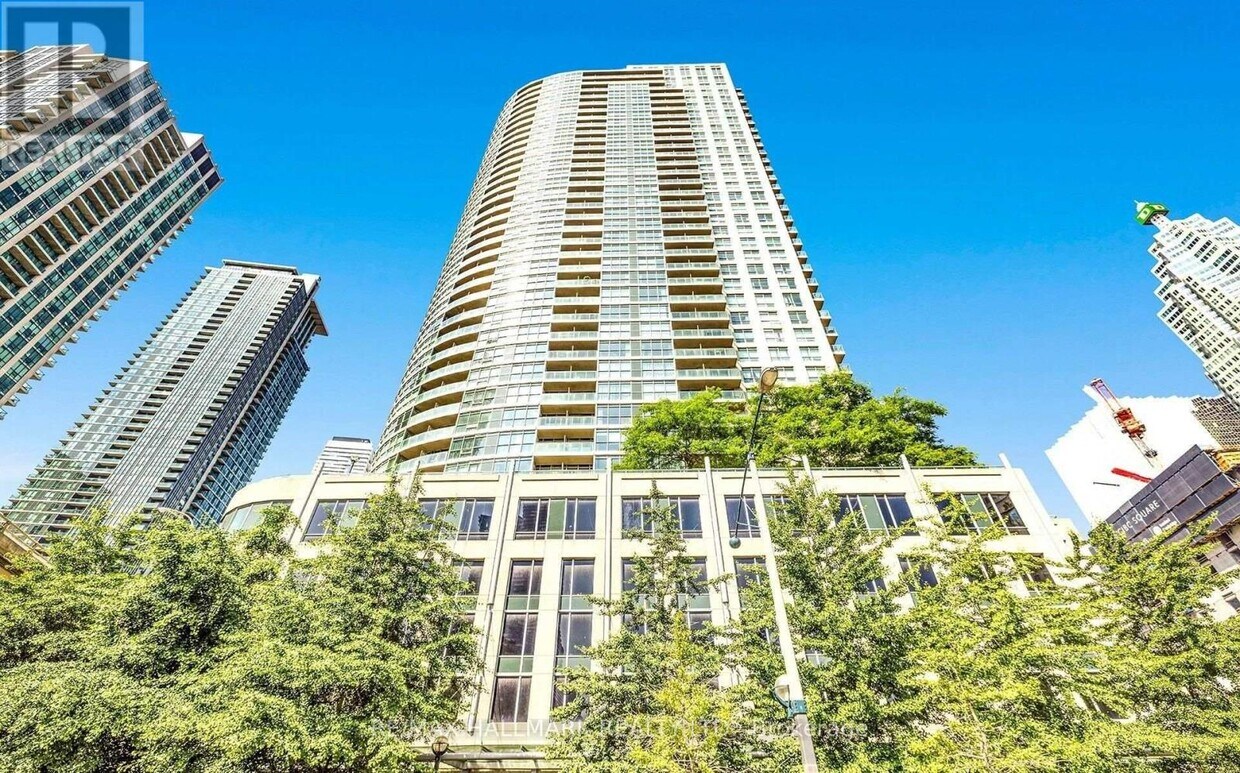 Primary Photo - 2407-18-2818 Yonge St